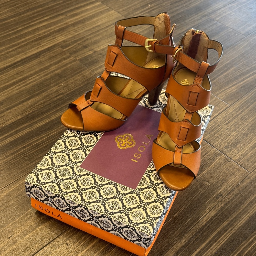 Isola Women's Brown Strappy Heels